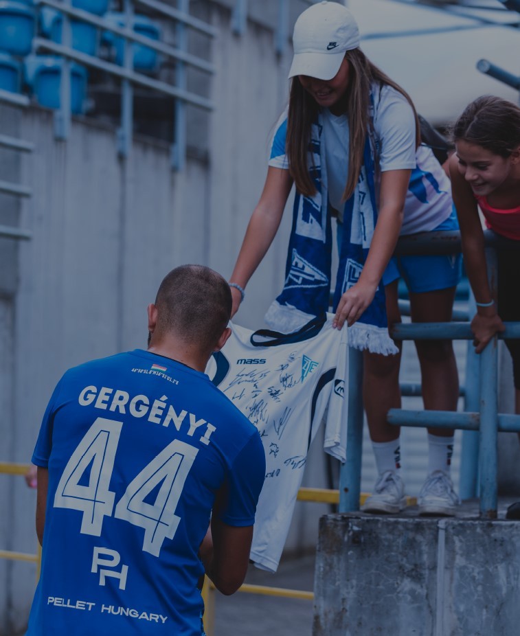 Kapcsolatépítés a rajongókkal